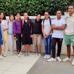 élèves et enseignants de la LEI